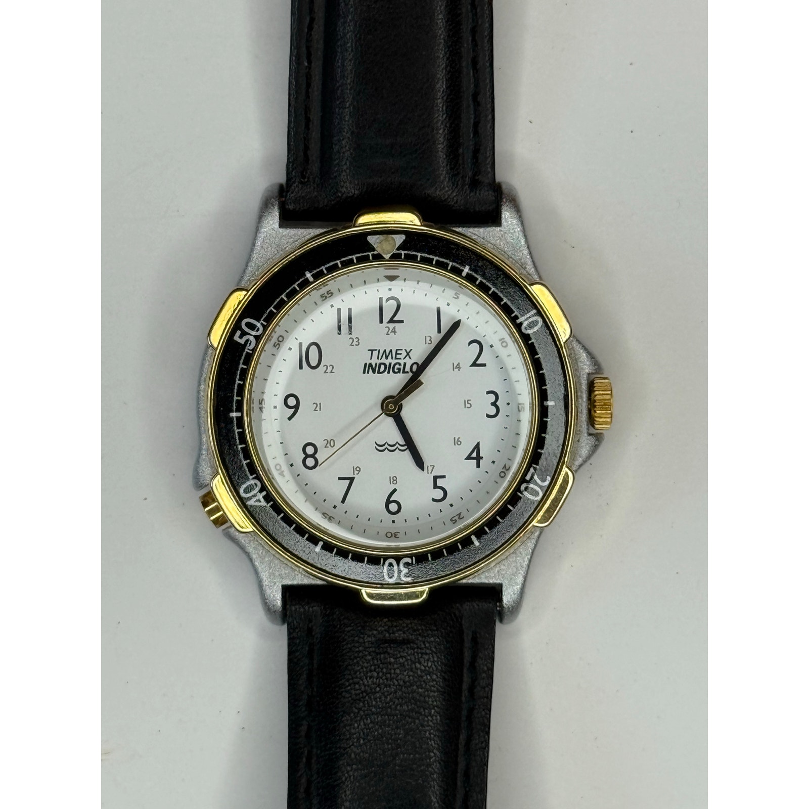 Vintage Timex Indiglo Genuine Leather Mens Watch Excellent Condition